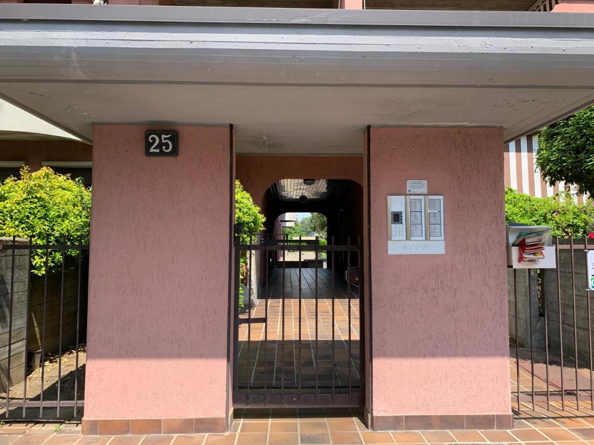 Casa Di Arianna In Centro Storico A Vimercate Exteriér fotografie